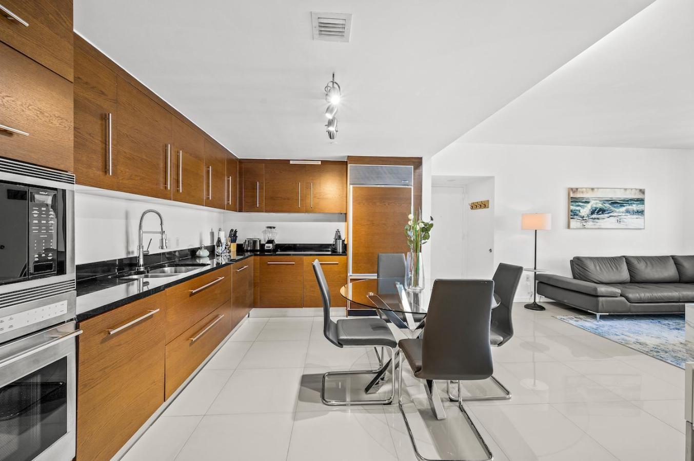 *Iconic W Icon Condo/ Pool&Waterviews*Freespa* 마이애미 외부 사진